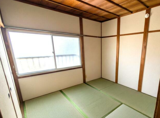 大型犬と暮らせる♪敷金・礼金0円の2DK戸建てin高井田 画像8 大型犬と暮らせる♪敷金・礼金0円の2DK戸建てin高井田 画像8