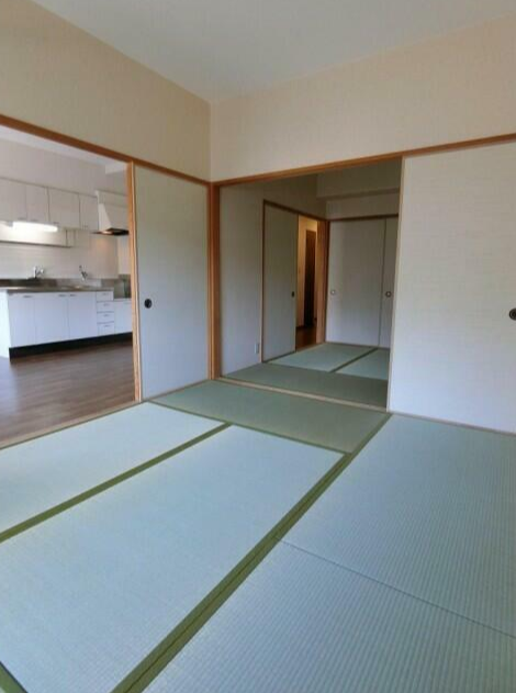 (居間) (居間)