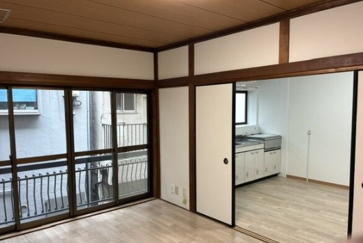 (居間) (居間)