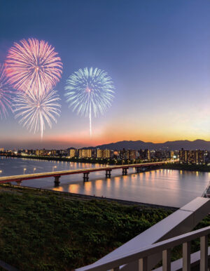 年に一度の淀川花火大会は超贅沢な特等席で