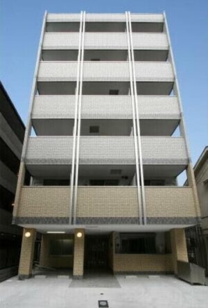 南向きの陽だまりが、毎日の定位置。