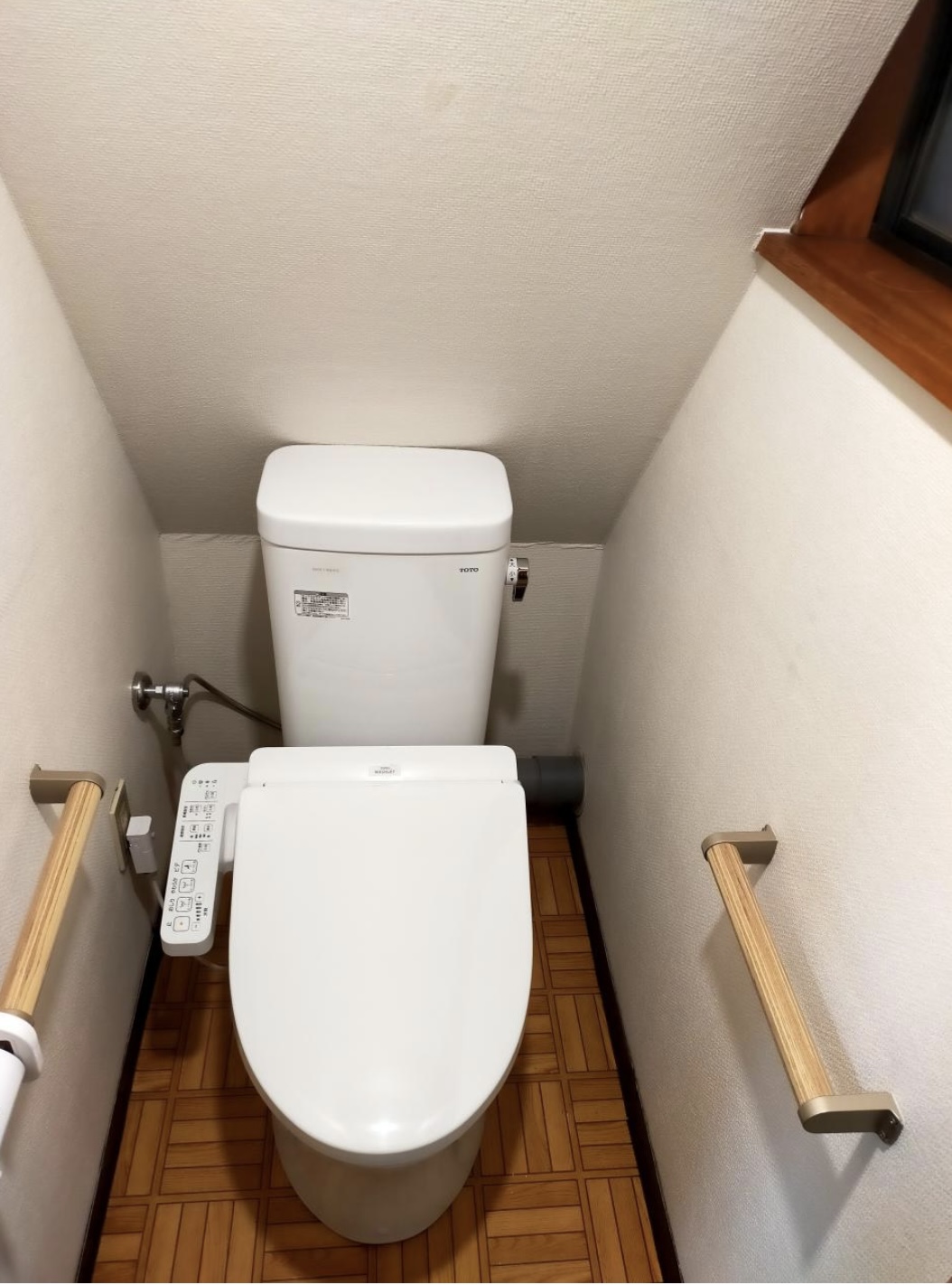トイレもリフォーム済みで快適◎