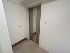 (玄関)
