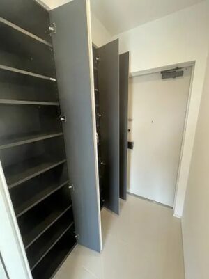 デカッー！！シューズラック　スニーカー何個入るねん？！(内装)