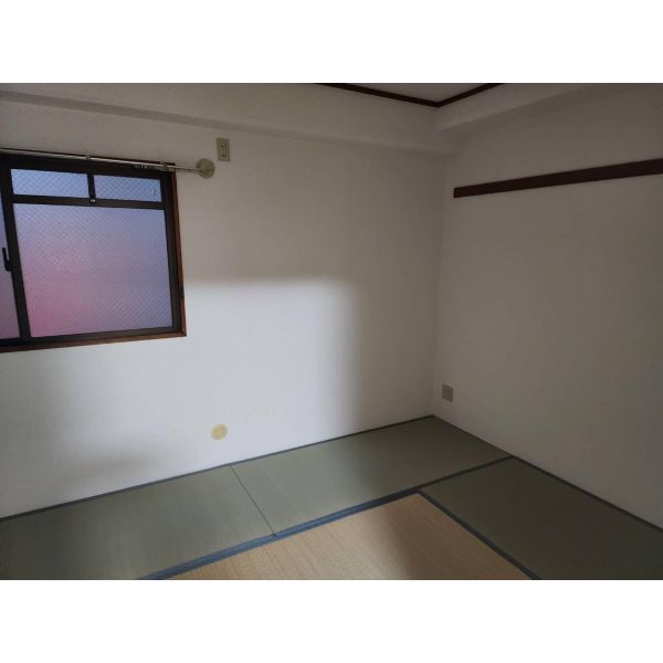 (寝室) (寝室)